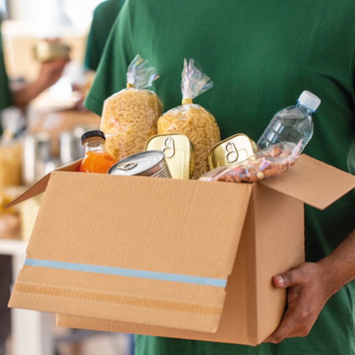 Kumanya Paketi Bağışı ile ihtiyaç sahibi ailelere temel gıda desteği sağlayın. 15 Temmuz Yardımlaşma ve Dayanışma Derneği ile güvenle bağış yapın.